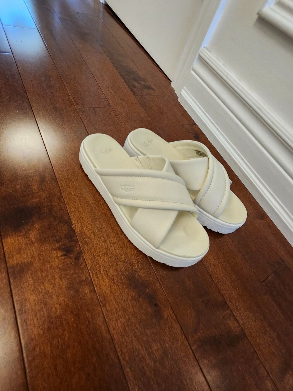 UGG Zayne Crossband Platform women's white sandals size US 9
